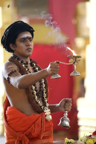 http://nithyananda.org/sites/default/files/photo-gallery/2018-11Nov-21-nithyananda-diary_bengaluru-aadheenam_uttamotama-seva_7T7A2104.JPG