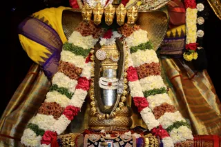 http://nithyananda.org/sites/default/files/photo-gallery/2018-11Nov-21-nithyananda-diary_bengaluru-aadheenam_uttamotama-seva_7T7A2107.JPG