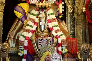 http://nithyananda.org/sites/default/files/photo-gallery/2018-11Nov-21-nithyananda-diary_bengaluru-aadheenam_uttamotama-seva_7T7A2109.JPG