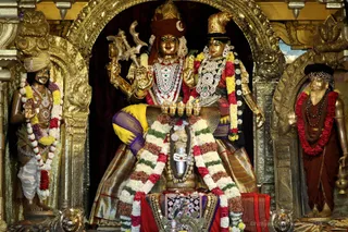 http://nithyananda.org/sites/default/files/photo-gallery/2018-11Nov-21-nithyananda-diary_bengaluru-aadheenam_uttamotama-seva_7T7A2111.JPG