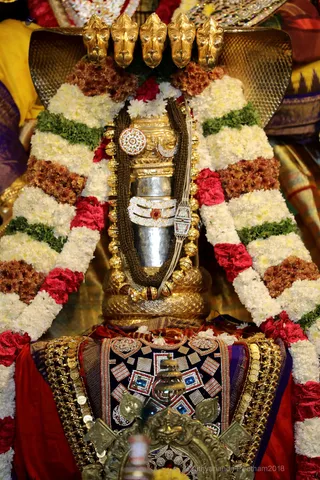 http://nithyananda.org/sites/default/files/photo-gallery/2018-11Nov-21-nithyananda-diary_bengaluru-aadheenam_uttamotama-seva_7T7A2113.JPG