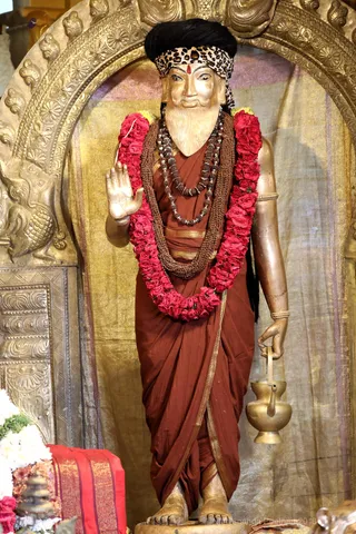 http://nithyananda.org/sites/default/files/photo-gallery/2018-11Nov-21-nithyananda-diary_bengaluru-aadheenam_uttamotama-seva_7T7A2114.JPG