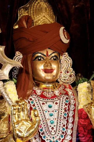 http://nithyananda.org/sites/default/files/photo-gallery/2018-11Nov-21-nithyananda-diary_bengaluru-aadheenam_uttamotama-seva_7T7A2118.JPG
