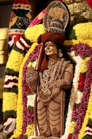 http://nithyananda.org/sites/default/files/photo-gallery/2018-11Nov-22-nithyananda-diary_bengaluru-aadheenam_uttamotama-seva_7T7A2130.JPG