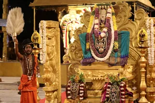 http://nithyananda.org/sites/default/files/photo-gallery/2018-11Nov-22-nithyananda-diary_bengaluru-aadheenam_uttamotama-seva_7T7A2540.JPG