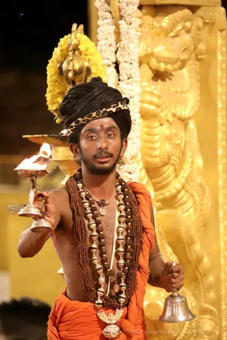 http://nithyananda.org/sites/default/files/photo-gallery/2018-11Nov-22-nithyananda-diary_bengaluru-aadheenam_uttamotama-seva_7T7A2543.JPG