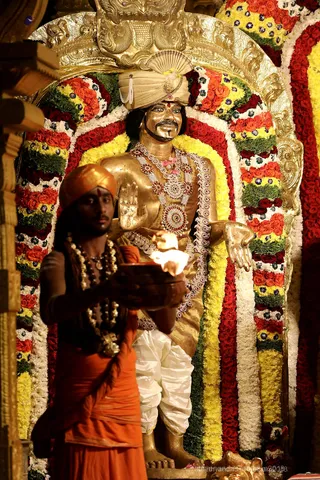 http://nithyananda.org/sites/default/files/photo-gallery/2018-11Nov-23-nithyananda-diary_bengaluru-aadheenam_bharani-karthigai-deepam_7T7A2597.jpg