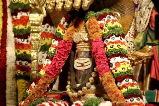 http://nithyananda.org/sites/default/files/photo-gallery/2018-11Nov-23-nithyananda-diary_bengaluru-aadheenam_bharani-karthigai-deepam_7T7A2664.jpg