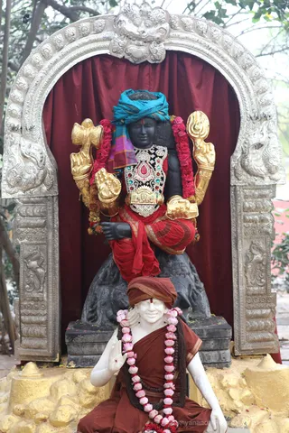 http://nithyananda.org/sites/default/files/photo-gallery/2018-11Nov-25-nithyananda-diary_bengaluru-aadheenam_uttamotama-seva_7T7A3078_0.JPG