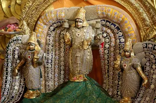 http://nithyananda.org/sites/default/files/photo-gallery/2018-11Nov-25-nithyananda-diary_bengaluru-aadheenam_uttamotama-seva_7T7A3100_0.JPG