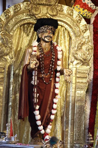 http://nithyananda.org/sites/default/files/photo-gallery/2018-11Nov-25-nithyananda-diary_bengaluru-aadheenam_uttamotama-seva_7T7A3119.JPG
