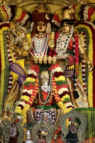 http://nithyananda.org/sites/default/files/photo-gallery/2018-11Nov-26-nithyananda-diary_bengaluru-aadheenam_uttamotama-seva_7T7A3230.JPG