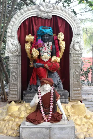 http://nithyananda.org/sites/default/files/photo-gallery/2018-11Nov-26-nithyananda-diary_bengaluru-aadheenam_uttamotama-seva_7T7A3240.JPG