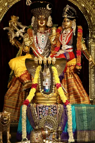 http://nithyananda.org/sites/default/files/photo-gallery/2018-11Nov-27-nithyananda-diary_bengaluru-aadheenam_uttamotama-seva_7T7A3322.JPG