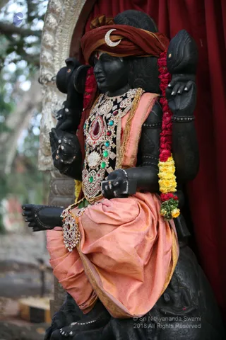 http://nithyananda.org/sites/default/files/photo-gallery/2018-11Nov-27-nithyananda-diary_bengaluru-aadheenam_uttamotama-seva_IMG_9827.JPG