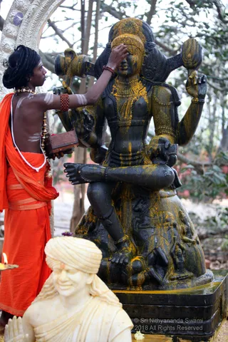 http://nithyananda.org/sites/default/files/photo-gallery/2018-11Nov-27-nithyananda-diary_bengaluru-aadheenam_uttamotama-seva_IMG_9894.JPG