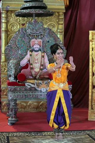 http://nithyananda.org/sites/default/files/photo-gallery/2018-11Nov-28-nithyananda-diary_bengaluru-aadheenam_uttamotama-seva_IMG_0193.JPG