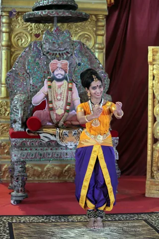 http://nithyananda.org/sites/default/files/photo-gallery/2018-11Nov-28-nithyananda-diary_bengaluru-aadheenam_uttamotama-seva_IMG_0195.JPG
