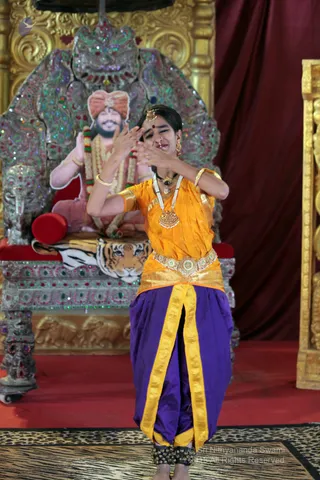 http://nithyananda.org/sites/default/files/photo-gallery/2018-11Nov-28-nithyananda-diary_bengaluru-aadheenam_uttamotama-seva_IMG_0208.JPG