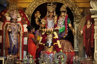 http://nithyananda.org/sites/default/files/photo-gallery/2018-11Nov-28-nithyananda-diary_bengaluru-aadheenam_uttamotama-seva_IMG_0231.JPG