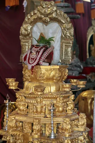 http://nithyananda.org/sites/default/files/photo-gallery/2018-11Nov-28-nithyananda-diary_bengaluru-aadheenam_uttamotama-seva_IMG_0241.JPG