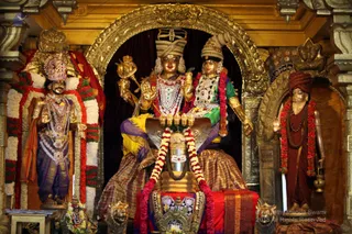 http://nithyananda.org/sites/default/files/photo-gallery/2018-11Nov-28-nithyananda-diary_bengaluru-aadheenam_uttamotama-seva_IMG_0335.JPG