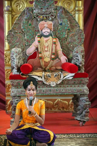 http://nithyananda.org/sites/default/files/photo-gallery/2018-11Nov-28-nithyananda-diary_bengaluru-aadheenam_uttamotama-seva_IMG_0369.JPG