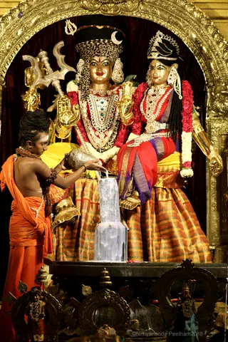 http://nithyananda.org/sites/default/files/photo-gallery/2018-11Nov-29-nithyananda-diary_bengaluru-aadheenam_uttamotama-seva_7T7A3489.JPG