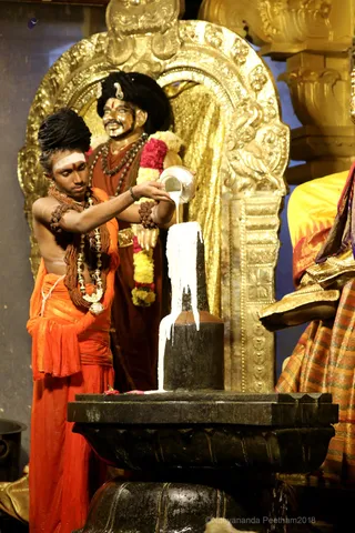 http://nithyananda.org/sites/default/files/photo-gallery/2018-11Nov-29-nithyananda-diary_bengaluru-aadheenam_uttamotama-seva_7T7A3497.JPG