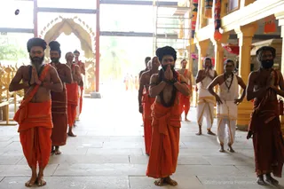 http://nithyananda.org/sites/default/files/photo-gallery/2018-11Nov-29-nithyananda-diary_bengaluru-aadheenam_uttamotama-seva_7T7A3527.JPG
