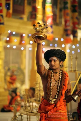http://nithyananda.org/sites/default/files/photo-gallery/2018-11Nov-29-nithyananda-diary_bengaluru-aadheenam_uttamotama-seva_IMG_0439.JPG