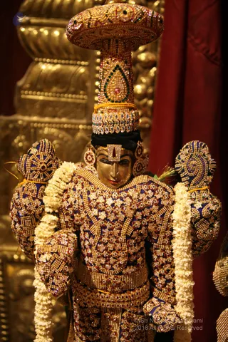 http://nithyananda.org/sites/default/files/photo-gallery/2018-11Nov-29-nithyananda-diary_bengaluru-aadheenam_uttamotama-seva_IMG_0451.JPG