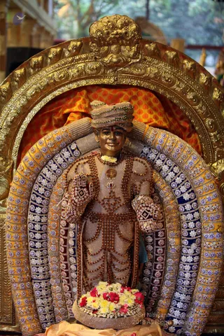 http://nithyananda.org/sites/default/files/photo-gallery/2018-11Nov-29-nithyananda-diary_bengaluru-aadheenam_uttamotama-seva_IMG_0609.JPG