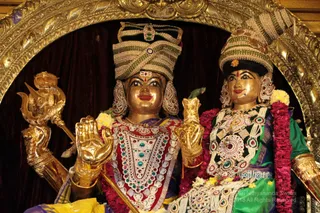 http://nithyananda.org/sites/default/files/photo-gallery/2018-11Nov-29-nithyananda-diary_bengaluru-aadheenam_uttamotama-seva_IMG_0806.JPG