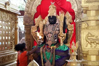http://nithyananda.org/sites/default/files/photo-gallery/2018-11Nov-30-nithyananda-diary_bengaluru-aadheenam_uttamotama-seva_7T7A3644.JPG