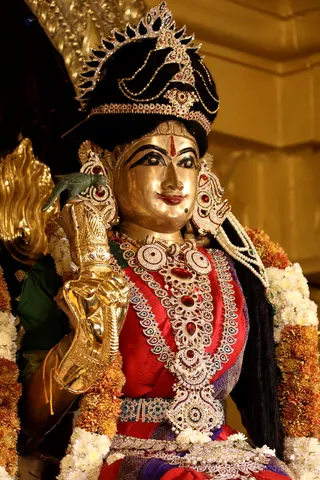 http://nithyananda.org/sites/default/files/photo-gallery/2018-11Nov-30-nithyananda-diary_bengaluru-aadheenam_uttamotama-seva_7T7A3669.JPG