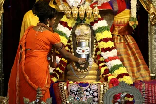 http://nithyananda.org/sites/default/files/photo-gallery/2018-11Nov-30-nithyananda-diary_bengaluru-aadheenam_uttamotama-seva_7T7A3685.JPG