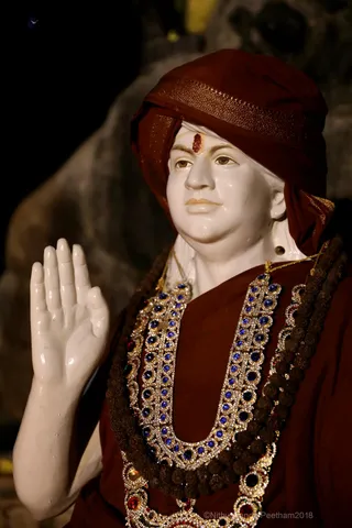 http://nithyananda.org/sites/default/files/photo-gallery/2018-11Nov-30-nithyananda-diary_bengaluru-aadheenam_uttamotama-seva_7T7A3729.JPG