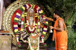 http://nithyananda.org/sites/default/files/photo-gallery/2018-11Nov-30-nithyananda-diary_bengaluru-aadheenam_uttamotama-seva_7T7A3738.JPG
