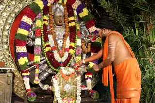 http://nithyananda.org/sites/default/files/photo-gallery/2018-11Nov-30-nithyananda-diary_bengaluru-aadheenam_uttamotama-seva_7T7A3739.JPG