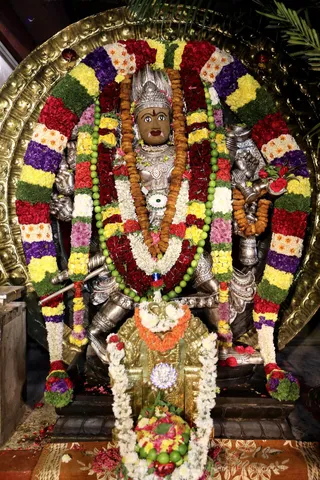 http://nithyananda.org/sites/default/files/photo-gallery/2018-11Nov-30-nithyananda-diary_bengaluru-aadheenam_uttamotama-seva_7T7A3742_0.JPG