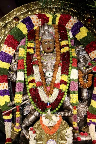 http://nithyananda.org/sites/default/files/photo-gallery/2018-11Nov-30-nithyananda-diary_bengaluru-aadheenam_uttamotama-seva_7T7A3743.JPG