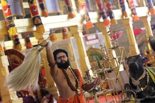 http://nithyananda.org/sites/default/files/photo-gallery/2018-12Dec-01-nithyananda-diary_bengaluru-aadheenam_uttamotama-seva_7T7A3809_0.JPG