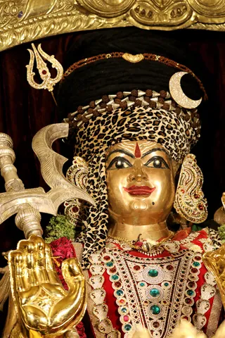 http://nithyananda.org/sites/default/files/photo-gallery/2018-12Dec-03-nithyananda-diary_bengaluru-aadheenam_uttamotama-seva_7T7A4055_0.JPG