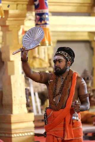 http://nithyananda.org/sites/default/files/photo-gallery/2018-12Dec-03-nithyananda-diary_bengaluru-aadheenam_uttamotama-seva_7T7A4137.JPG