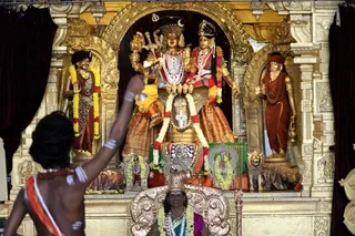 http://nithyananda.org/sites/default/files/photo-gallery/2018-12Dec-03-nithyananda-diary_bengaluru-aadheenam_uttamotama-seva_7T9A4200.JPG