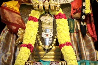 http://nithyananda.org/sites/default/files/photo-gallery/2018-12Dec-04-nithyananda-diary_bengaluru-aadheenam_uttamotama-seva_7T9A4453.JPG