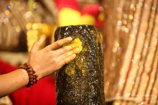 https://nithyananda.org/sites/default/files/photo-gallery/2018-12Dec-04-nithyananda-diary_bengaluru-aadheenam_uttamotama-seva_IMG_5527.JPG?1546603539