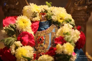 https://nithyananda.org/sites/default/files/photo-gallery/2018-12Dec-04-nithyananda-diary_bengaluru-aadheenam_uttamotama-seva_IMG_5548.JPG?1546603738