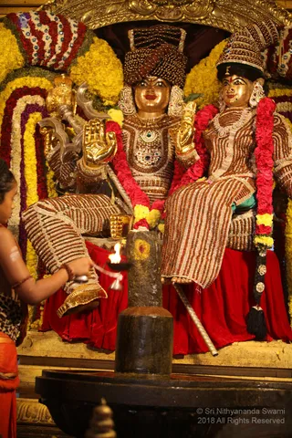 https://nithyananda.org/sites/default/files/photo-gallery/2018-12Dec-04-nithyananda-diary_bengaluru-aadheenam_uttamotama-seva_IMG_5551.JPG?1546603738
